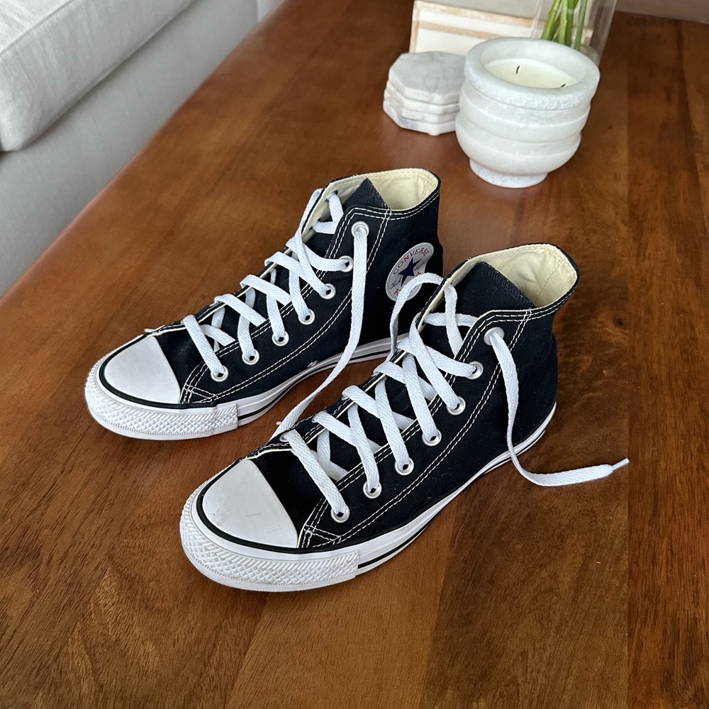 High Top Converse Chuck Taylor All Stars - Black